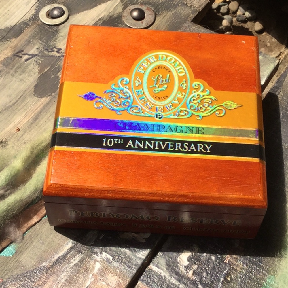 Empty cigar box sustainable art craft storage mancave repurpose farmer’s market